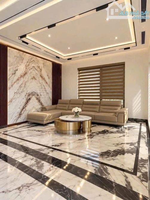 Bán biệt thự 3,5 tầng làn 2 Hồ điều hòa ,Tp Bắc Ninh. Giá 32 tỷ