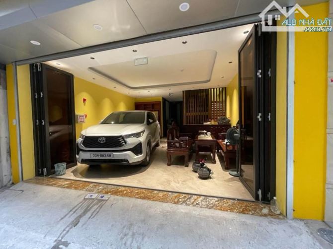 bán gấp 7 tầng thang máy phân lô Lạc Trung oto vào 75m2 x mtiền 6m. Giá 24.7 tỷ