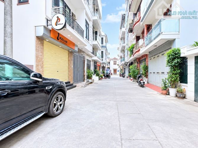 BÁN NHÀ PHÂN LÔ PHỐ HẠ YÊN QUYẾT – 55M², 6 TẦNG, 3 MẶT THOÁNG – Ô TÔ TRÁNH – 19 TỶ 🔥