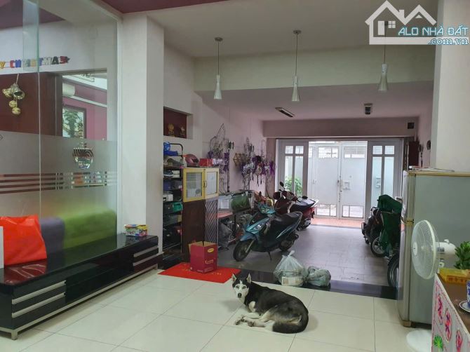 VILLA HẺM XE HƠI 6M HUỲNH VĂN BÁNH – PHÚ NHUẬN 7.7x28M, CN 180M2, 3 TẦNG, GIÁ 28 TỶ