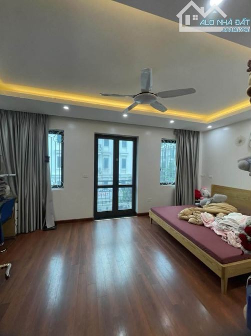 BÁN LIỀN KỀ KĐT LOUSI TÂN MAI - HOÀNG MAI - FUL NỘI THẤT - DT 110M X 5 TẦNG - MT 5M
