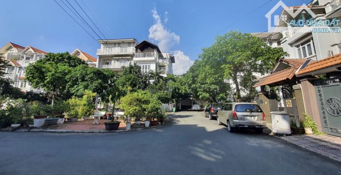 Biệt Thự Đẹp Trần Não Gần Sông Sài Gòn 268M2 Kc 4 Lầu SHR Ngang 9M Chỉ 115 Tỷ