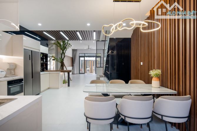 🏡 BÁN NHÀ ĐÀM QUANG TRUNG, PHƯỜNG LONG BIÊN – 72M² – 6 TẦNG – 8.9 TỶ – THANG MÁY – Ô TÔ