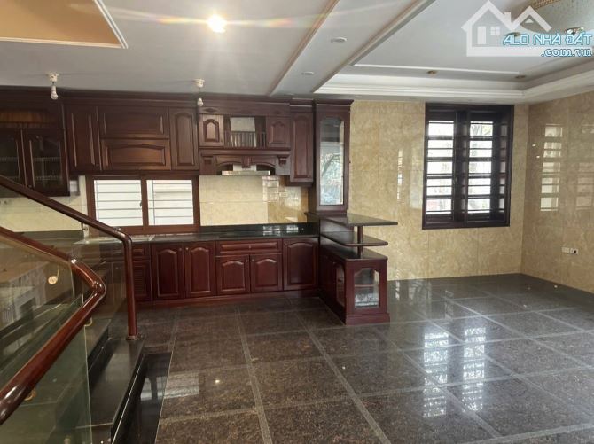 Cần bán nhanh căn biệt thự 4.5 tầng góc mặt đường Hàn Thuyên kđt An Huy, Bắc Ninh