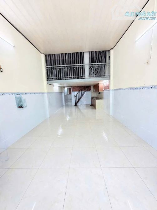Chỉ 3.99 tỷ- Hẻm Trần Tấn Ngay Âu Cơ- Ngang hiếm 5m 52m- 2 tầng ở ngay!!!