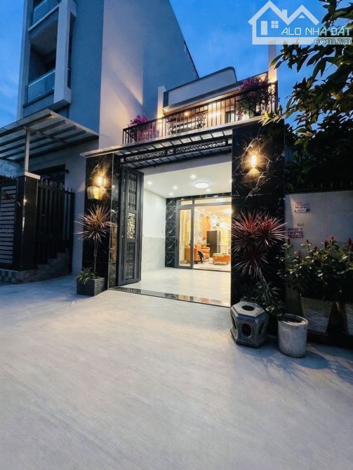 Gia chủ giảm mạnh 800tr, 2 tầng 4PN, 4x16m, Giá 4 tỷ 85
