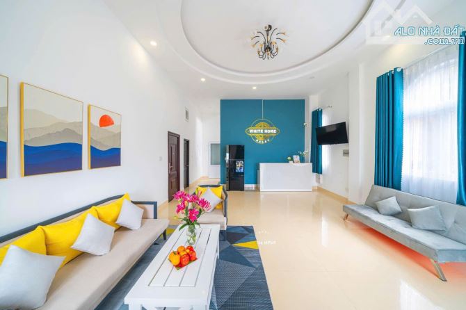 Bán biệt thự đường Trịnh Hoài Đức Phường 11 Đà Lạt, 200m2, 10 phòng - Giá 12.8 Tỷ