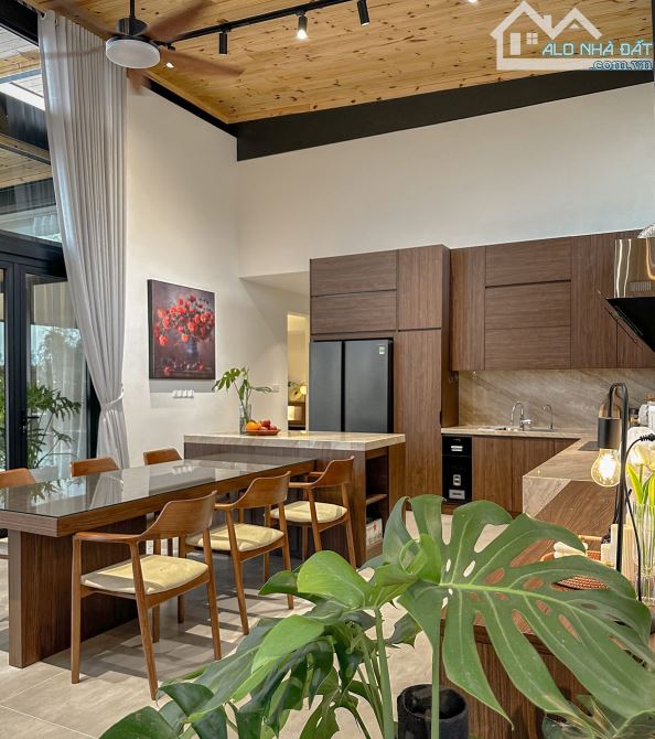 BÁN NHÀ Ô CÁCH – PHƯỜNG VIỆT HƯNG – 82M² – 6 TẦNG – 9.38 TỶ – SÁT PHỐ – THANG MÁY