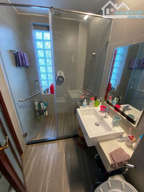 Nhỉnh hơn 30 tỷ/86 m2/5.6 m Tiền/ BT Lâm Hạ/ Long Biên/ Phân Lô Vỉa Hè