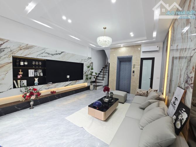 BÁN NHÀ TÂY SƠN BA ĐÌNH 6TẦNG THANG MÁY FULL NỘI THẤT LÔ GÓC GẦN PHỐ SỔ VUÔNG A4 HIẾM