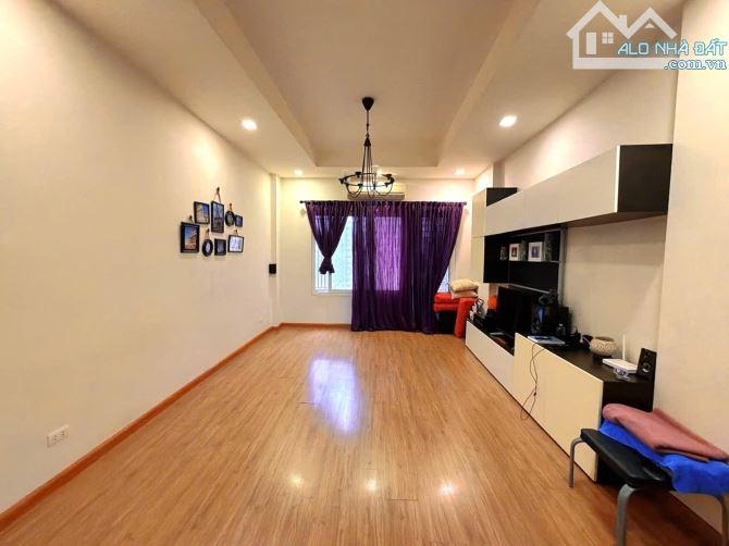 BÁN NHÀ THUỴ KHUÊ TÂY HỒ DT 61 M CHỈ NHỈNH 11TỶ FULL NỘI THẤT NHÀ DÂN XÂY CHẮC CHẮN