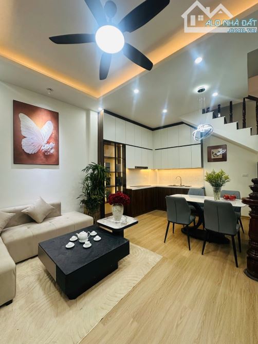 Nhà Mới Koong Ngọc Khánh Ba Đình 29/34m2 - 5 tầng full nội thất : 8,5 tỷ