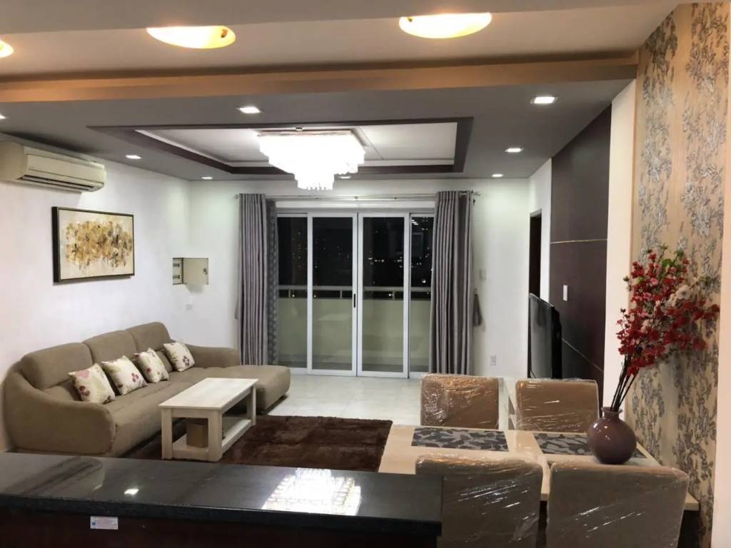 Kẹt tiền, bán gấp căn hộ Hùng Vương Plaza Quận 5, 126m² 3PN, sổ hồng riêng, chỉ 9.5 tỷ