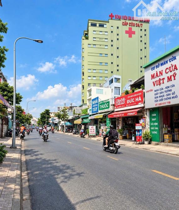 Mặt Tiền Nơ trang long. Bình Thạnh. CN 100m. Giá 14,3 tỷ. DT: 4,6m. NH: 6x20m