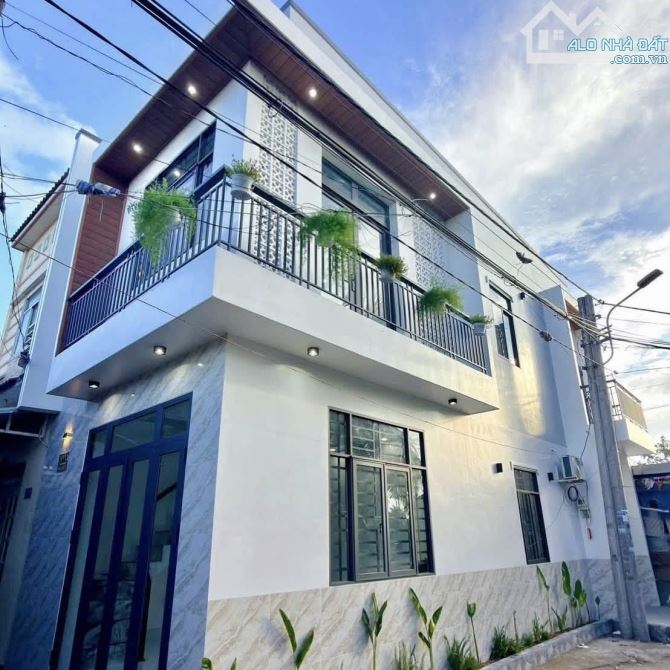 BÁN NHÀ GÓC 2 MẶT TIỀN CẶP BÊN KDC NGÂN THUẬN CÁCH VÀI TRĂM MÉT LỘ Ô TÔ 7C TỚI NHÀ