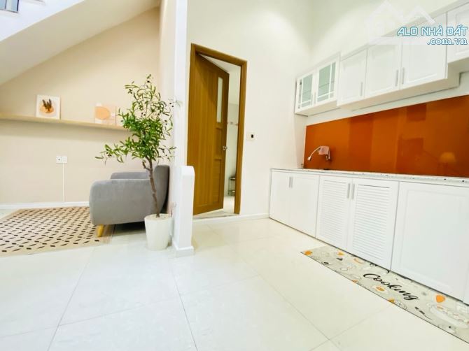 CHỦ CẦN TIỀN BÁN GẤP NHÀ 2 TẦNG LÔ GÓC 2 MẶT TIỀN HẢI CHÂU CHỈ 7.xTY