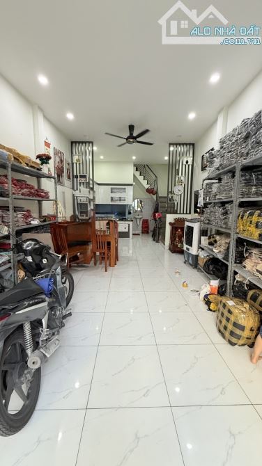 Q1. Hẻm 688 Tân Kỳ Tân Quý - 4x11 - 2 tầng - HXH giá 5,7 tỷ thương lượng