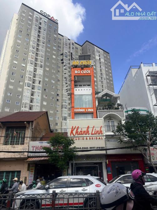 Tài sản được định giá bởi tương lai của cả khu vực. Mặt tiền Nguyễn Tất Thành, Quận 4