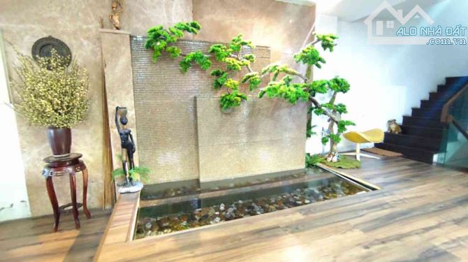BIỆT THỰ SÂN VƯỜN SÁT Q1- 500M2 SD(6m*20m)- 5 TẦNG- AN NINH- THƯƠNG LƯU- SÂN VƯỜN THOÁNG