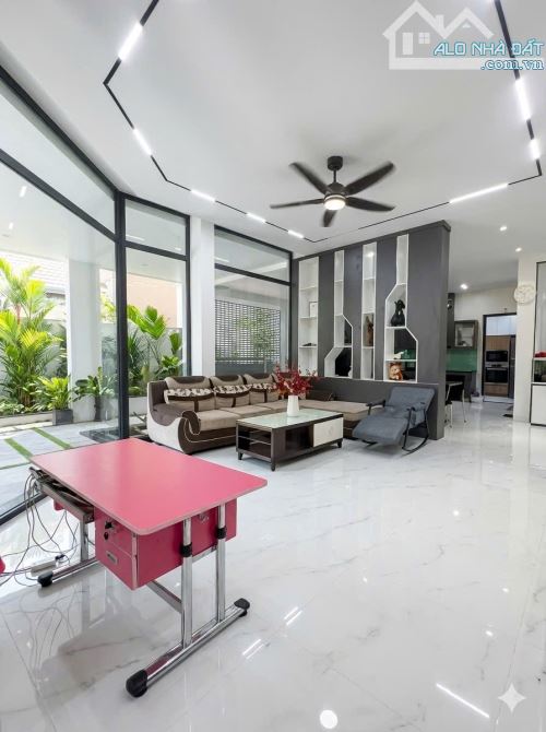 218m2 nhà 3 tầng khu đô thị Phú Mỹ Thượng chỉ 6.5 tỉ