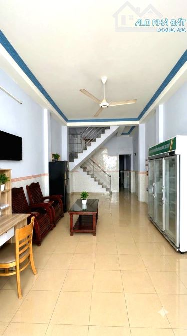 1TRỆT 1LẦU, BÁN RẺ NHÀ KDC D2D P.THỐNG NHẤT, SỔ HỒNG THỔ CƯ 💯 CHỖ ĐẬU OTO 7 CHỖ,