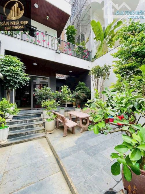 Căn biệt thự khu Văn Cao - 180m - Ngang 9m hướng Đông Nam đường 12m