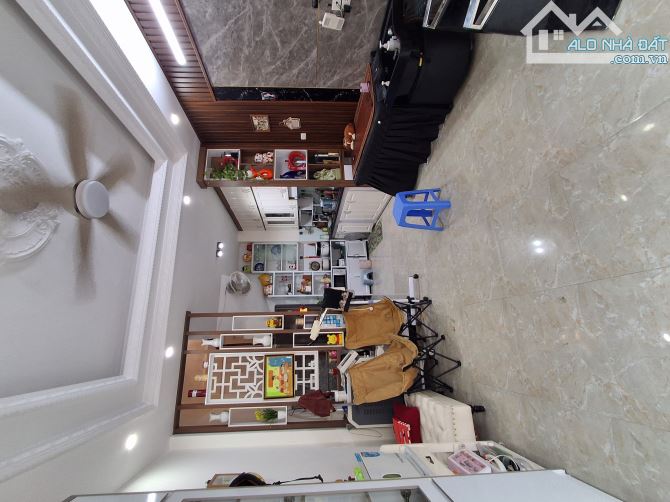 BÁN NHÀ PHÚC LỢI 33M² – 5 TẦNG – Ô TÔ VÀO NHÀ – FULL NỘI THẤT – NHỈNH 7 TỶ