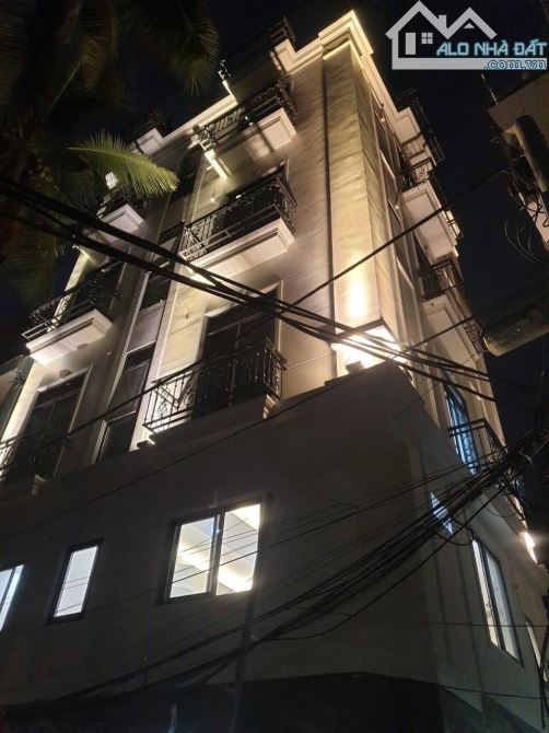 Gia Thụy Nguyễn Văn Cừ chủ ngộp BANK - 45m 5tầng đang cho thuê 20tr - bán hơn 6 tỷ.