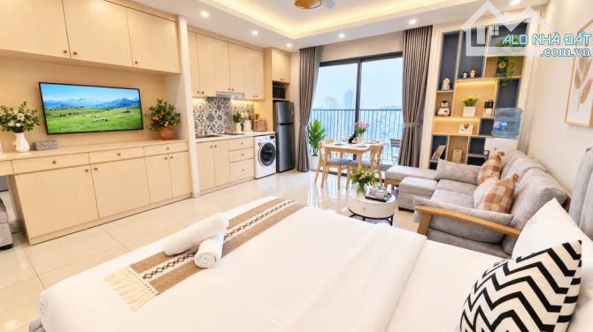 BÁN GẤP NHÀ THÁI THỊNH – LÔ GÓC – 8 TẦNG – MT 5,5 - KINH DOANH – DOANH THU GẦN 2 tỷ/năm