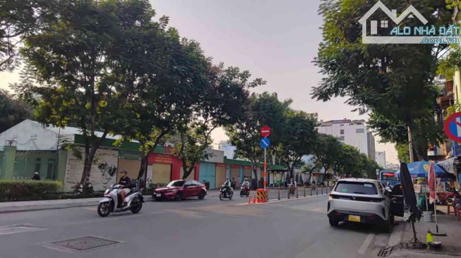 NHÀ ĐẸP 5 TẦNG, DTSD 120M2, Chỉ 4.x tỷ, Đường Nguyễn Văn Luông, Quận 6 ngay Phú Lâm