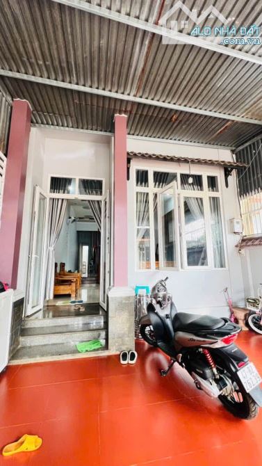 NHÀ HẺM TRỊNH VĂN CẤN - TDP 8, (Tân An) - Buôn Ma Thuột -DT:5,3m x 29,5m GIÁ:5 tỷ