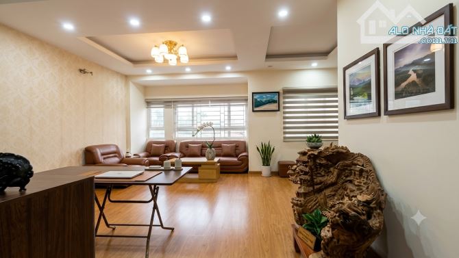 Bân CH chung cư Ngoại Giao Đoàn 147m lô góc view Công Viên