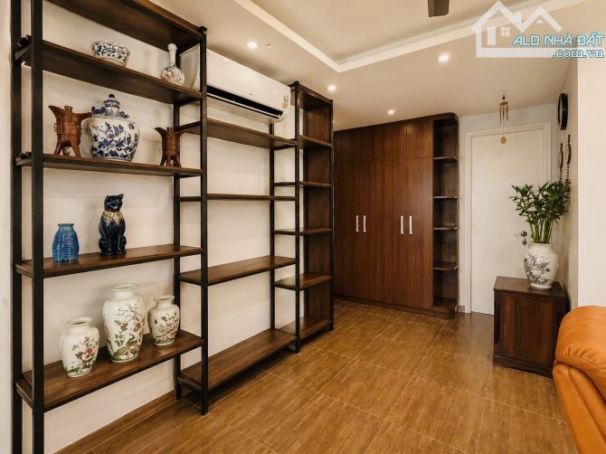 Bán chung cư Nguyễn Chí Thanh. 90m2 2ngủ 2wc. Căn góc. Sổ lâu dài. Đủ đồ.