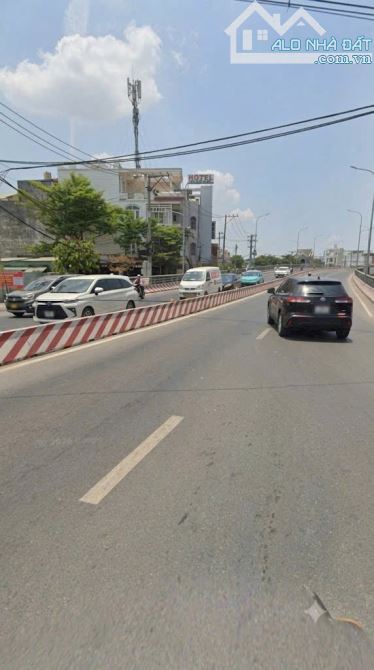 Bán nhà Bình Tân 4x10m, 1 lầu, hẻm 5m thông, sổ hồng riêng, giá 2,85 tỷ