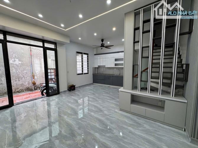 🏠 MIẾU HAI XÃ – NHÀ 4 TẦNG 40M², NGÕ THÔNG – 4,2 TỶ