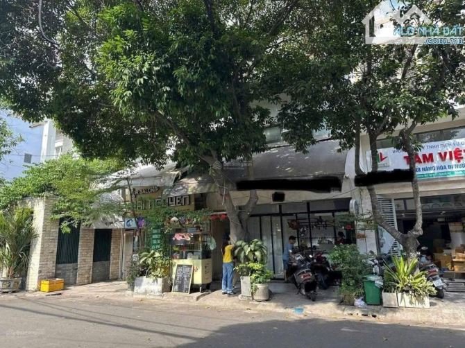 Bán Mặt tiền nha ga T3 khu Hoàng Hoa Thám - 11mx18m - Nhà 4 tầng - Giá 38.5 tỷ có TL