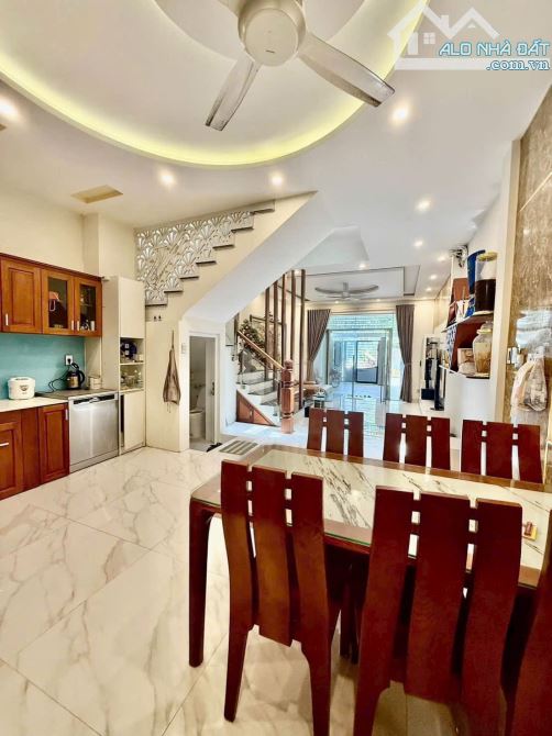 🔥 Nhà 3 tầng Hòa An 23, nhà chính chủ xây ở, còn mới đẹp. - Dt : 100m², đường 5,5m, l