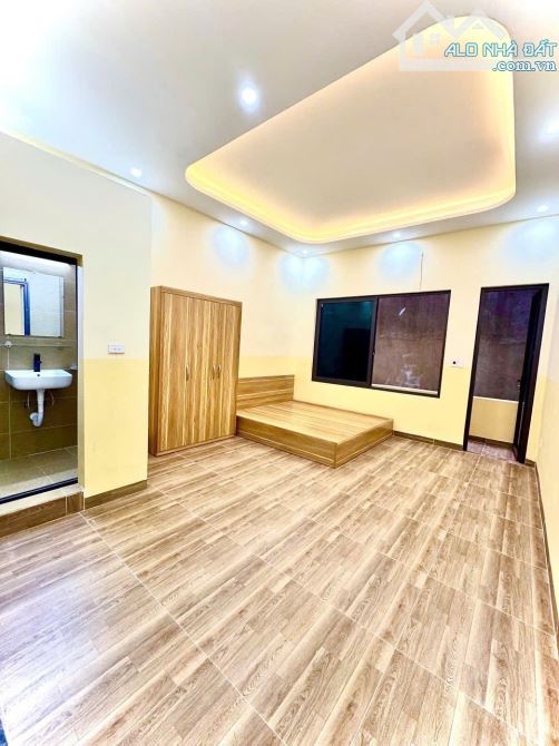 NHÀ ĐẸP - HOÀNG HOA THÁM, BA ĐÌNH - SÂN RỘNG - 32M² - 3 TẦNG - 5.36 TỶ •