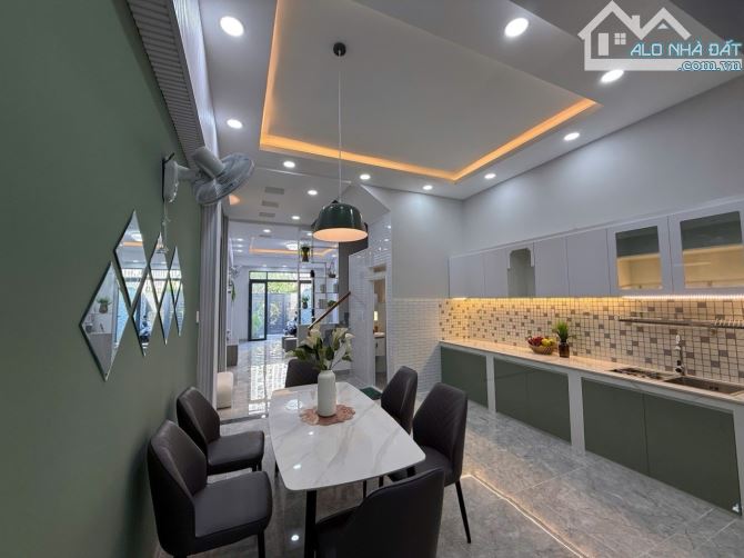 Chủ giảm mạnh 200tr bán nhà 86m2 4 tầng ngang 4,4m-HXH thông-koQH-dòng tiền tốt