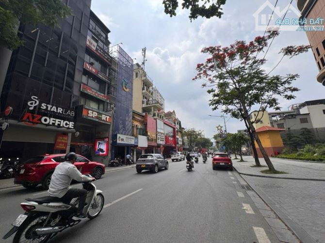 KHÁCH SẠN CAO CẤP mới đẹp- 22 PHÒNG - BÀN GIAO FULL NỘI THẤT - MẶT PHỐ TRUNG TÂM BA ĐÌNH -