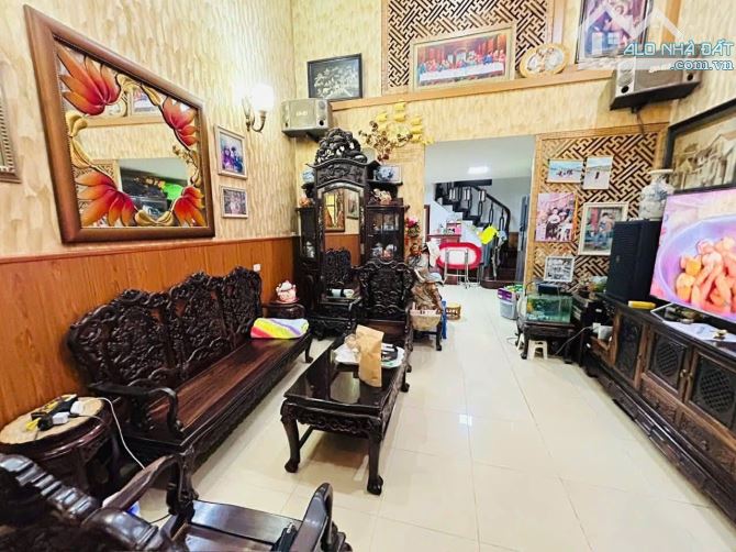 Bán nhà phố Lò Đúc, 52m2, 4 tầng, mặt tiền 4.2m, nhỉnh 14 tỉ, ngõ nông rộng thoáng gần phố