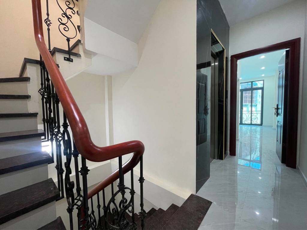 Bán nhà Lê Quang Đạo Nam Từ Liêm, dt 60m 4 Tầng Thang Máy, oto, gía 11.6 tỷ