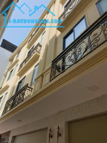Bán gấp nhà đẹp 2 tấm, DTSD 75m2, 4 Phòng ngủ, Bình Thạnh chi 3050000000 đồng.