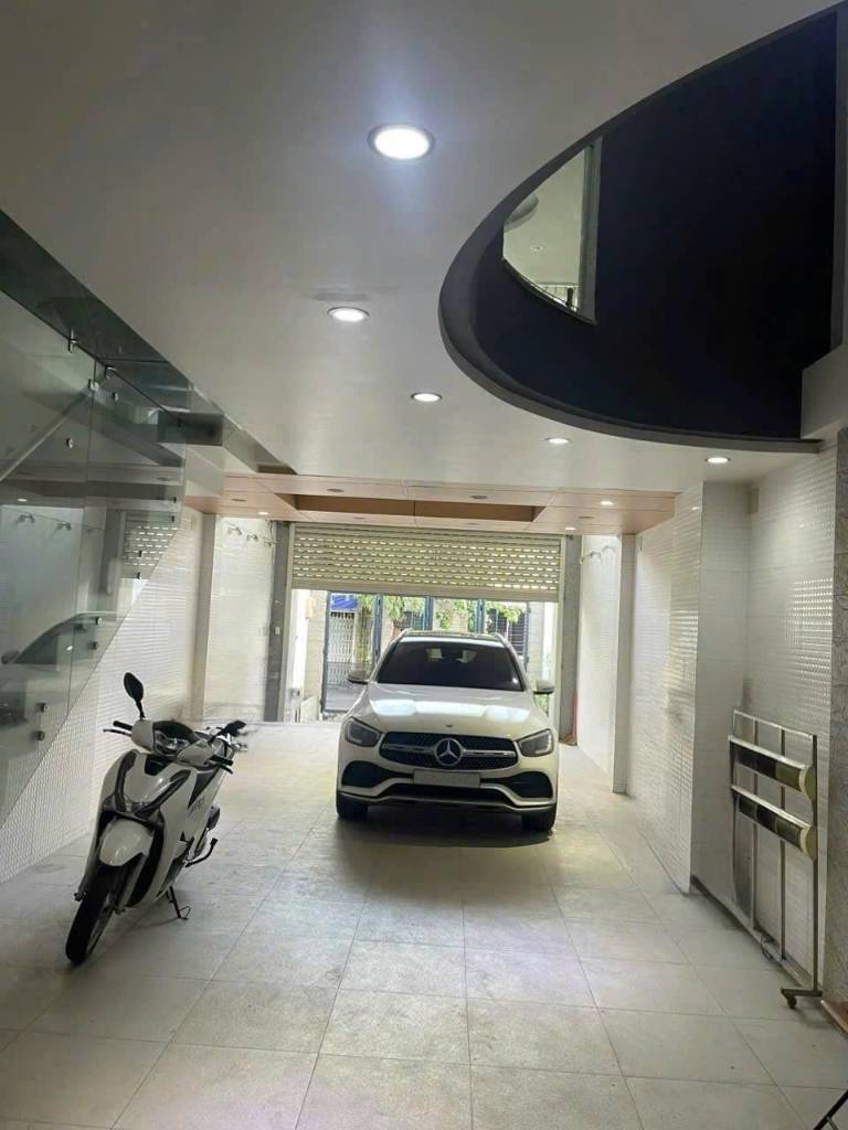 BÁN NHÀ MẶT TIỀN NGUYỄN TRÃI, QUẬN 5, DT 4x16m, 4 TẦNG, SÂN THƯỢNG, GIÁ 42 TỶ