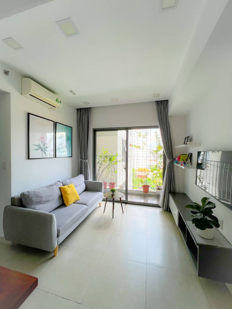 Bán căn hộ 2 phòng ngủ Masteri Thảo Điền, 65m2 view thành phố, giá tốt