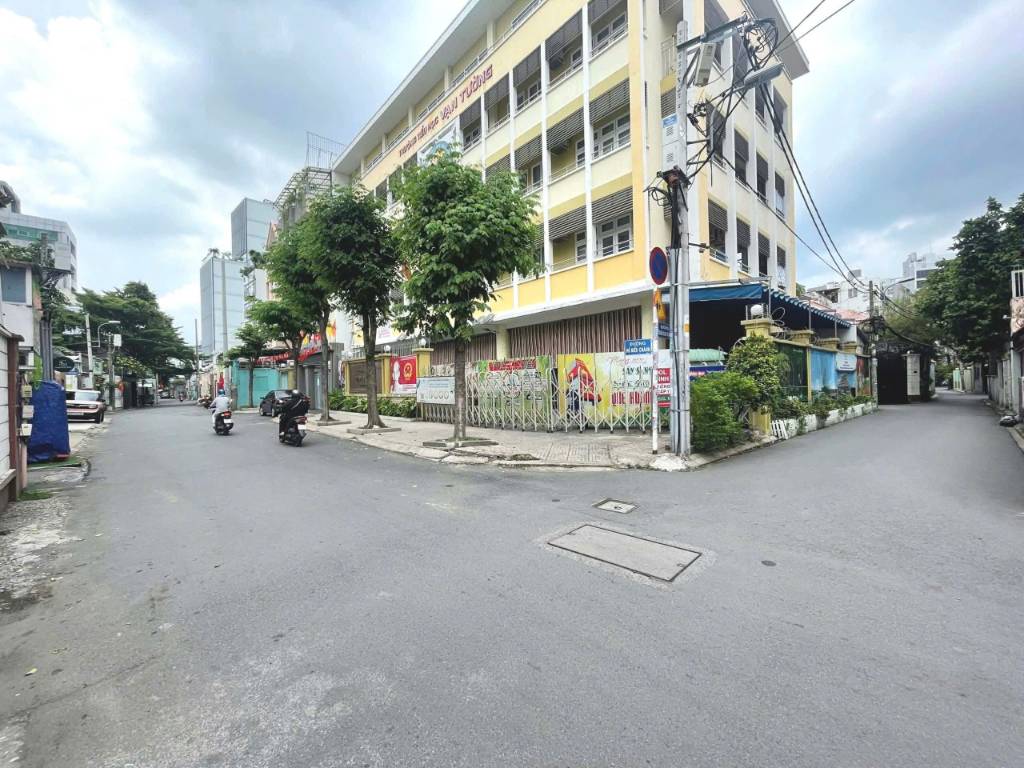 BÁN BIỆT THỰ SÂN VƯỜN TRẦN CAO VÂN, PHÚ NHUẬN, CÓ GARA OTO, THIẾT KẾ ĐỘC BẢN, 29 TỶ