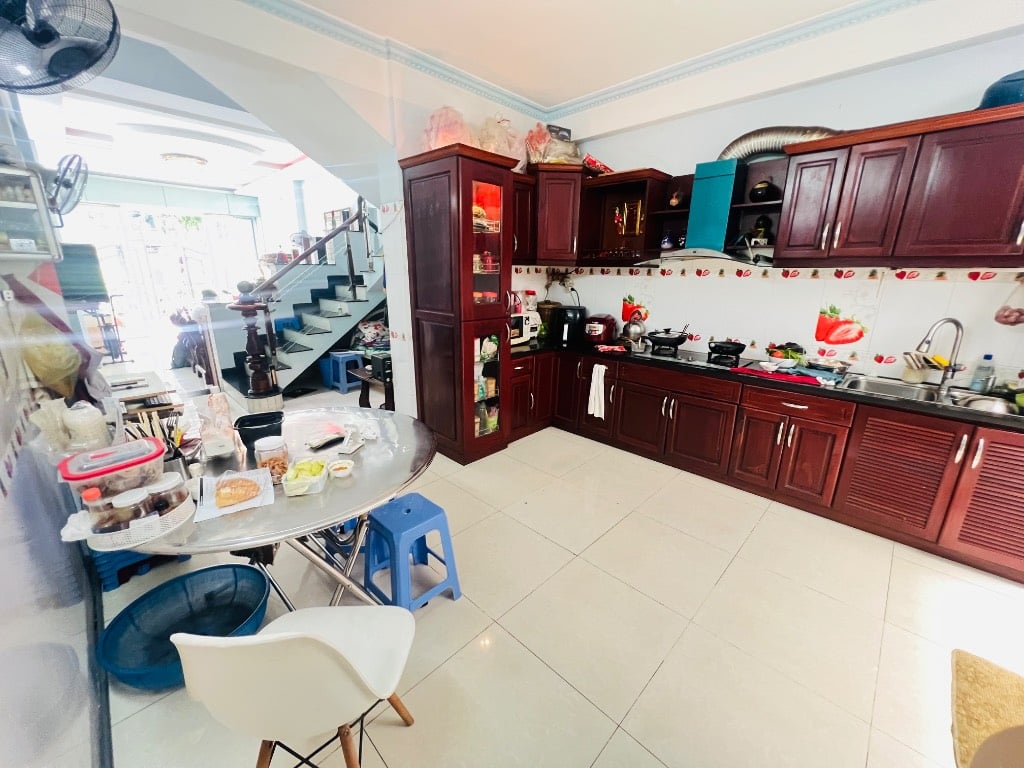 Bán nhà Dương Khuê, Tân Phú, dt 78m2, nhà 3 tầng, 4 PN, khu cán bộ, giá 12.9 tỷ TL