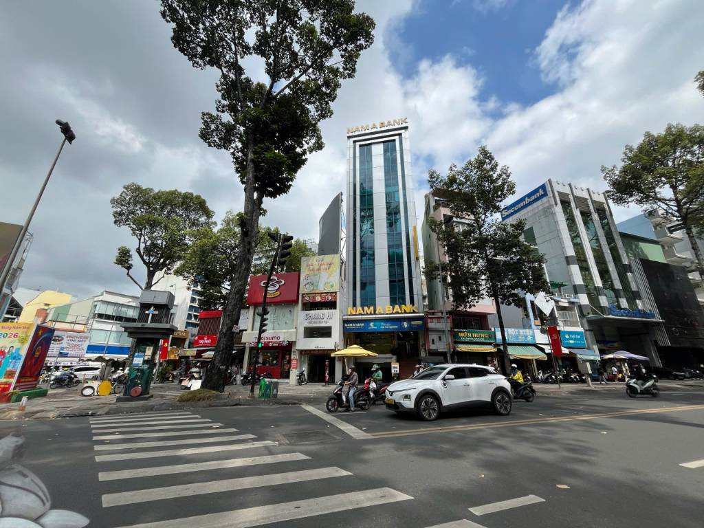 Bán tòa nhà mặt tiền 490 Ngô Gia Tự, Quận 10, DT 7 x 14m, tòa nhà Nam Á Bank, giá 68 tỷ