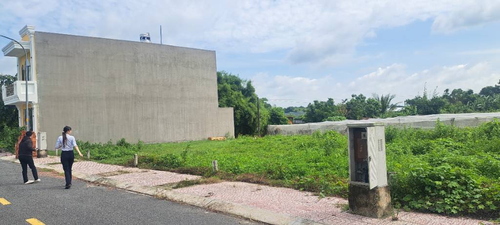 Bán đất đường Lê Thị Ngà xã Tân An Hội Củ Chi, DT 400m² full thổ cư giá 2,8 tỷ