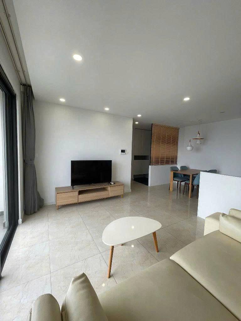 Căn hộ Vinhomes D'capitale, dt 88m2 tại tòa C3, view thành phố tầm nhìn rộng 8.9 tỷ
